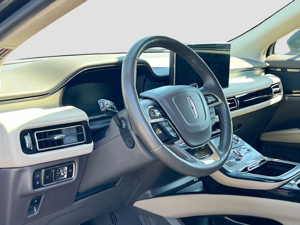 Used 2023 Lincoln Nautilus AWD w/ Premium Package image 9