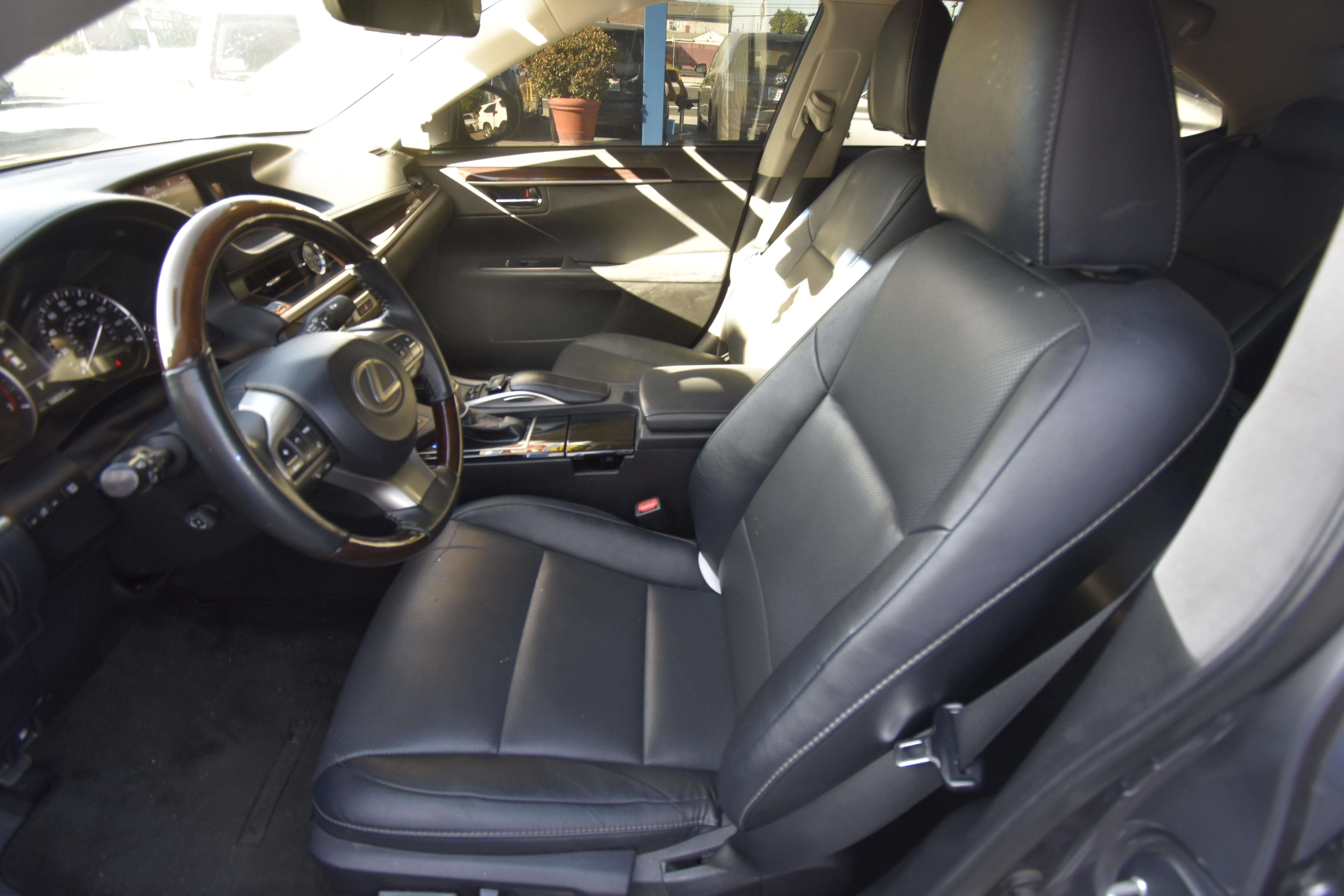 Used 2018 Lexus ES 350 w/ Navigation System Package FWD image 2