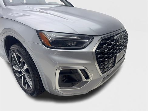 Used 2022 Audi Q5 2.0T Premium w/ Convenience Package image 17