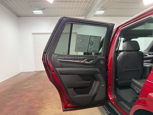 Used 2023 GMC Yukon Denali AWD/4WD image 46