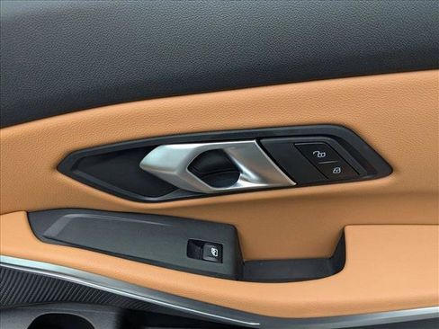 Used 2025 BMW 330i xDrive Sedan w/ Convenience Package image 25