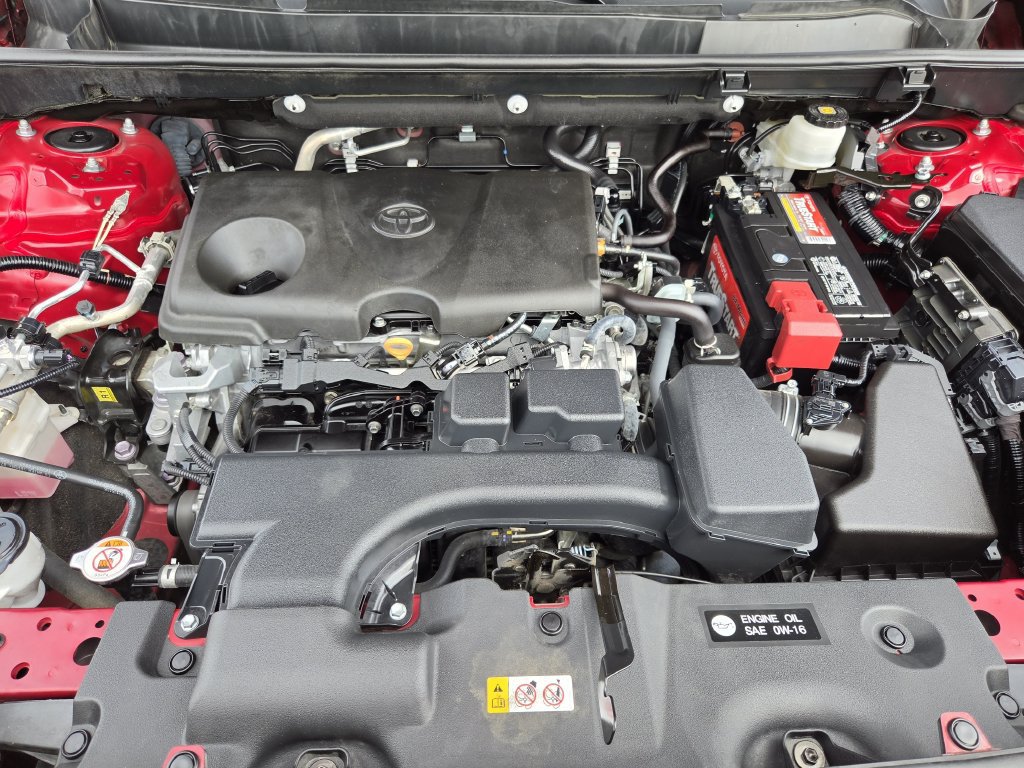 Used 2024 Toyota RAV4 LE AWD/4WD image 24