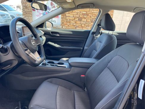 Used 2025 Nissan Altima 2.5 SV image 27