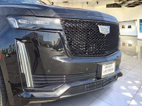 Used 2021 Cadillac Escalade Sport Platinum w/ Heavy-Duty Trailer Package AWD/4WD image 2