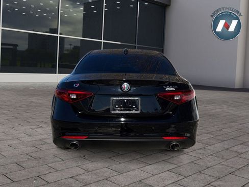 Used 2020 Alfa Romeo Giulia Ti image 9