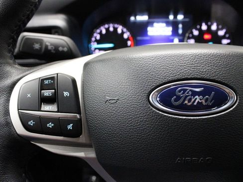 Used 2022 Ford Explorer XLT image 25