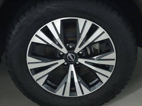 Used 2022 Nissan Rogue SV AWD/4WD image 10