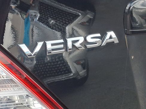 Used 2014 Nissan Versa SV FWD image 30