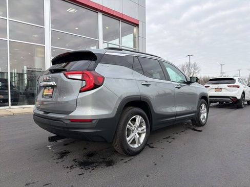 Used 2023 GMC Terrain SLE w/ Driver Convenience Package image 7
