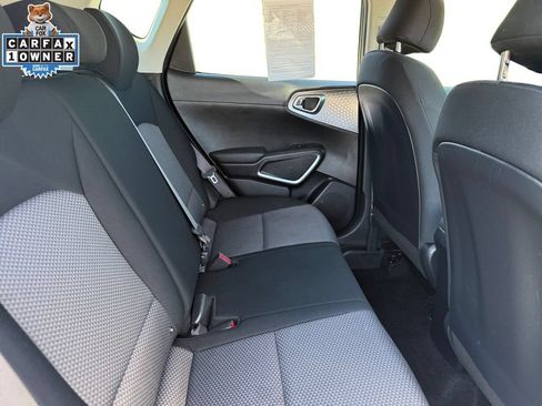 Certified 2025 Kia Soul LX w/ LX Technology Package FWD image 14