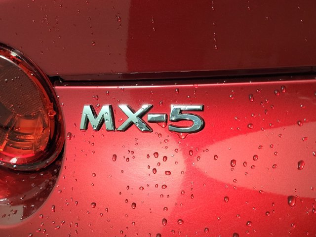 Used 2020 MAZDA MX-5 Miata RF Grand Touring RWD image 9