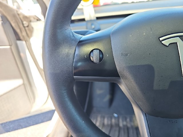 Used 2021 Tesla Model 3 Standard Range Plus RWD image 13