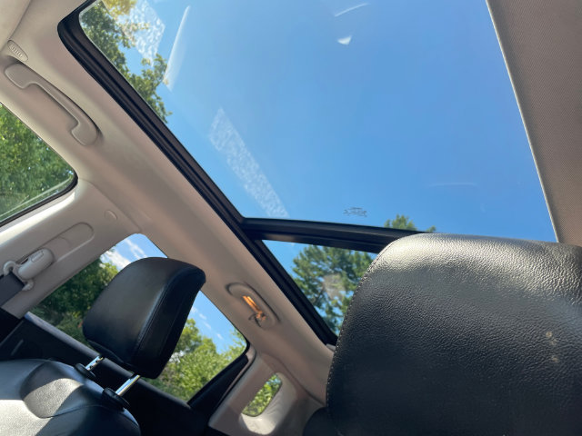 Used 2022 Jeep Compass Latitude w/ Sun and Sound Group AWD/4WD image 39
