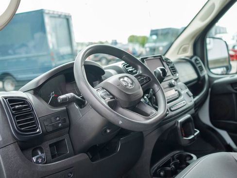 Used 2023 RAM ProMaster 2500 FWD image 2