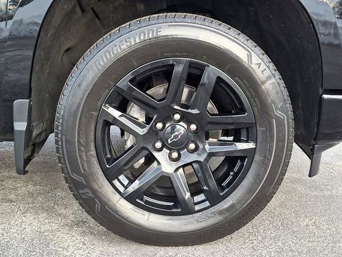 Used 2022 Chevrolet Silverado 1500 Custom image 9