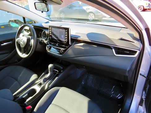 Used 2020 Toyota Corolla LE w/ LE Premium Package image 20