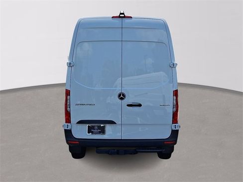 Used 2025 Mercedes-Benz Sprinter 2500 image 6