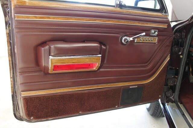 Used 1989 Jeep Grand Wagoneer AWD/4WD image 70