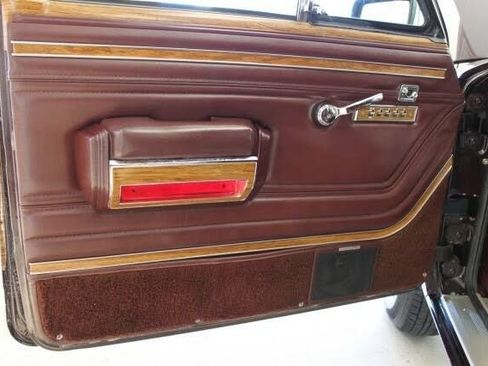 Used 1989 Jeep Grand Wagoneer image 70