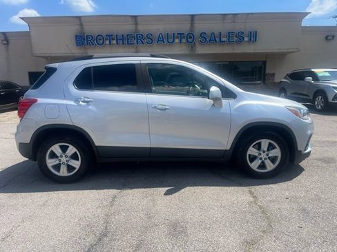 Used 2017 Chevrolet Trax LT w/ Driver Confidence Package FWD image 7