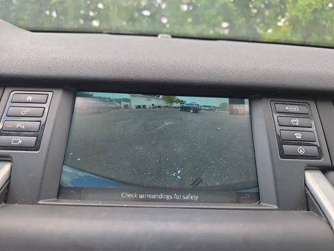 Used 2019 Land Rover Discovery Sport HSE AWD/4WD image 32