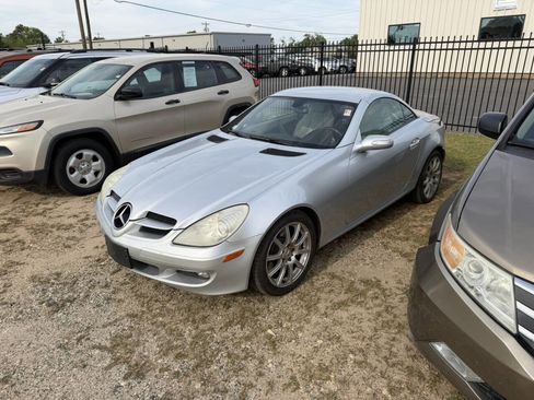 Used 2005 Mercedes-Benz SLK 350 image 1