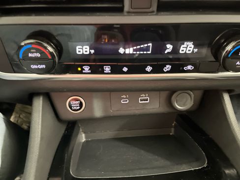 Used 2023 Nissan Rogue SV image 24