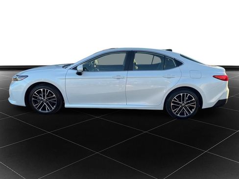 Used 2025 Toyota Camry XLE image 2