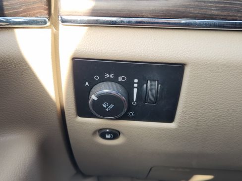 Used 2020 Jeep Grand Cherokee Overland AWD/4WD image 22