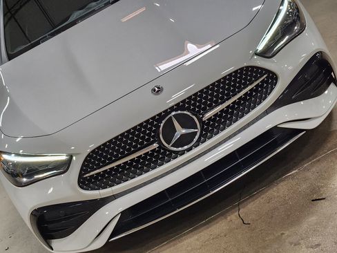 Used 2024 Mercedes-Benz CLE 300 4MATIC Coupe image 19