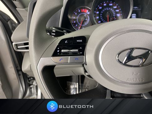 Used 2021 Hyundai Elantra SE FWD image 22