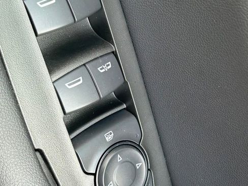 Used 2025 Chevrolet Blazer LT AWD/4WD image 18