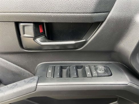 Used 2025 Toyota Tacoma SR5 image 13