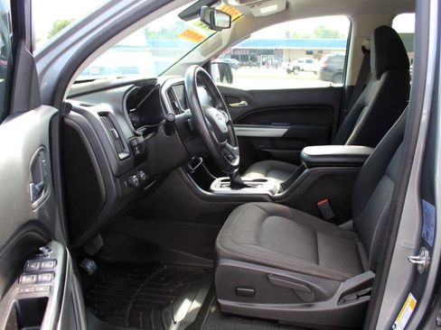 Used 2022 Chevrolet Colorado LT AWD/4WD image 9