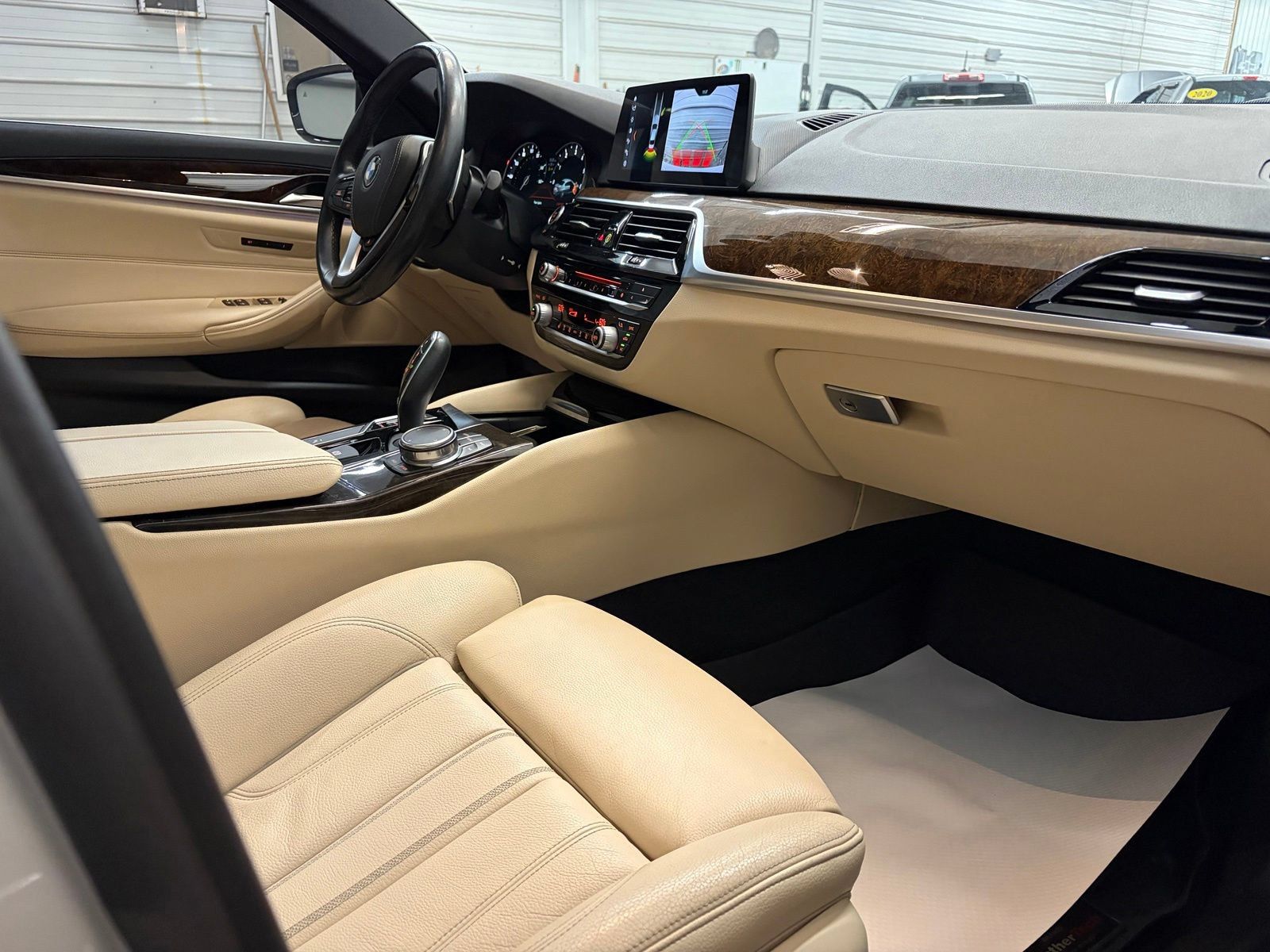 Used 2018 BMW 530i xDrive AWD/4WD image 24