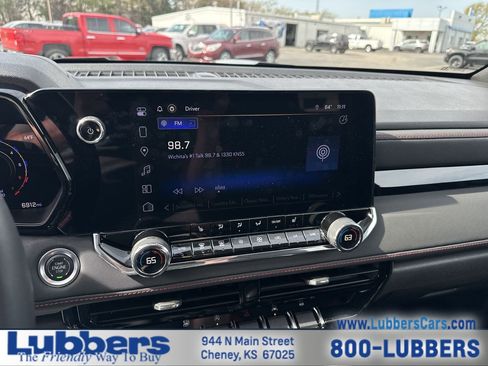 Used 2024 Chevrolet Colorado Z71 w/ Z71 Convenience Package 2 image 16