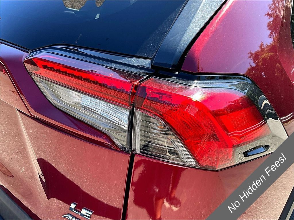 Used 2019 Toyota RAV4 LE w/ All Weather Liner Package AWD/4WD image 27