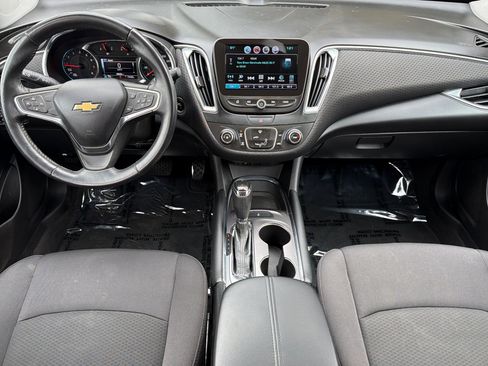 Used 2017 Chevrolet Malibu LT image 13