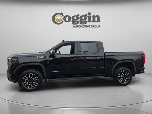 Used 2023 GMC Sierra 1500 AT4 w/ AT4 Premium Package image 3