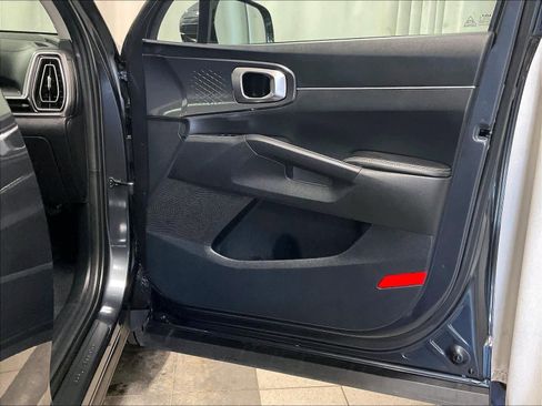 Used 2024 Kia Sorento S w/ Panoramic Sunroof Package image 12