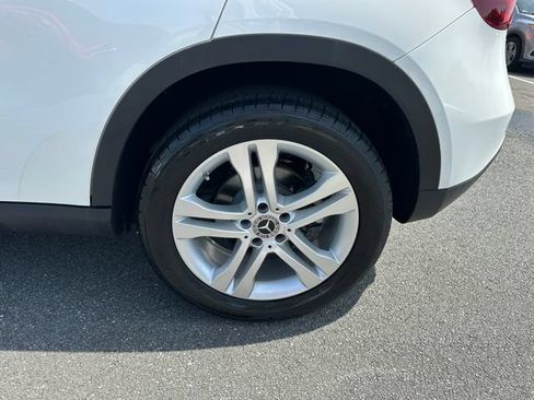 Used 2019 Mercedes-Benz GLA 250 w/ Premium Package image 31