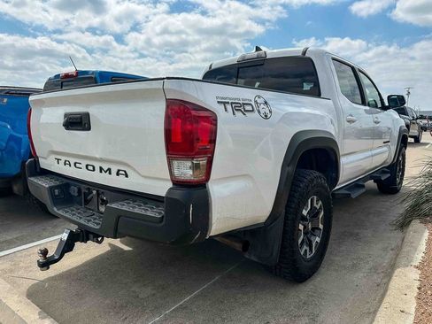 Used 2017 Toyota Tacoma TRD Off-Road w/ Tow Package image 8