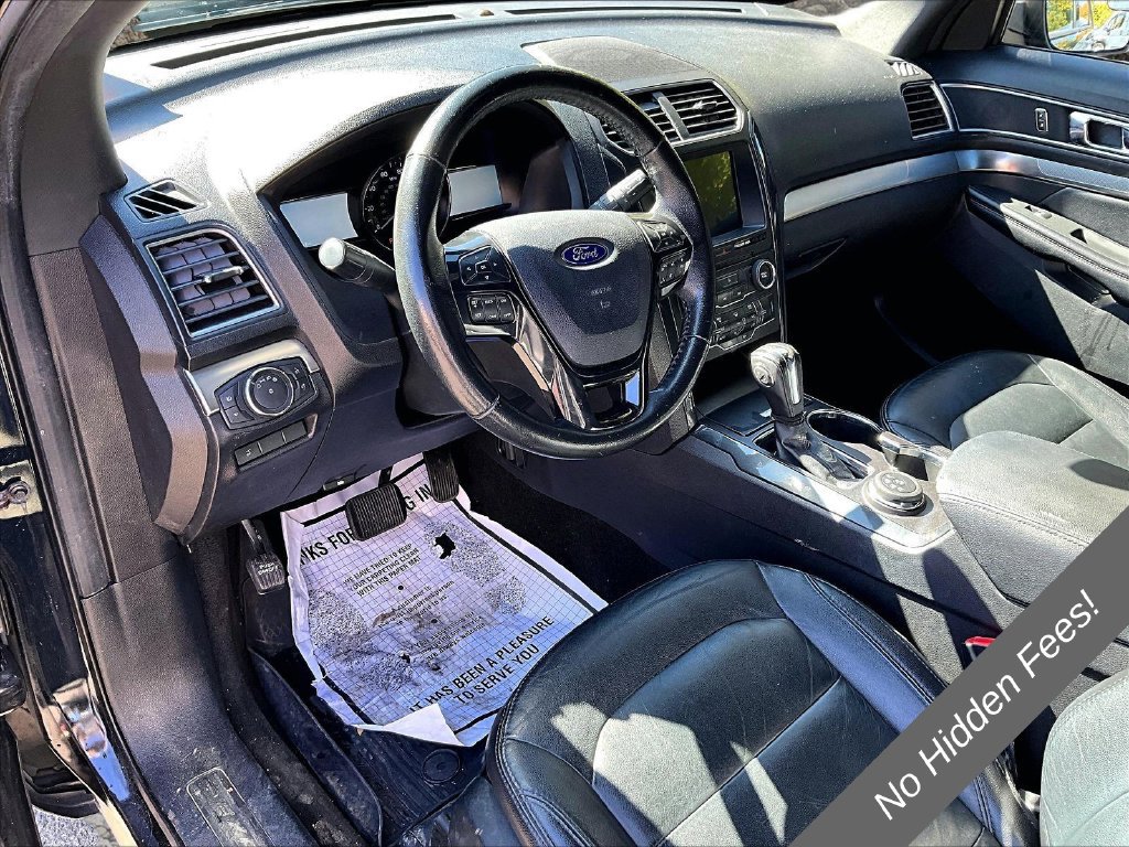 Used 2018 Ford Explorer XLT w/ Equipment Group 202A AWD/4WD image 12