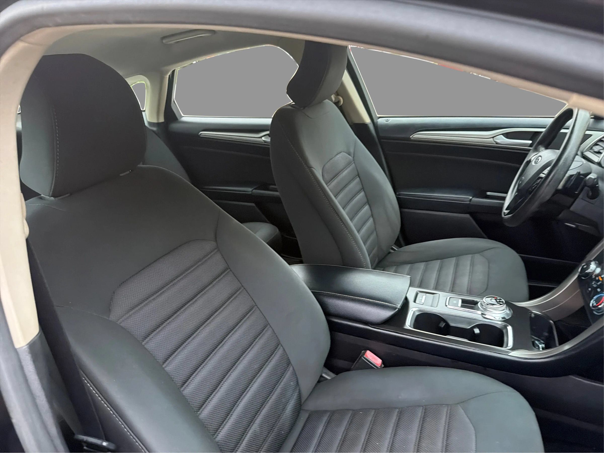 Used 2017 Ford Fusion SE FWD image 26