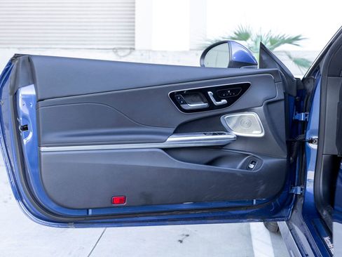 Used 2024 Mercedes-Benz CLE 300 4MATIC Coupe image 11