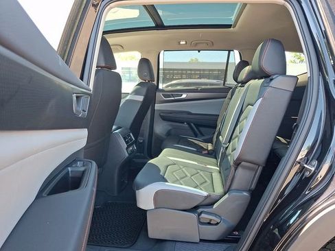 New 2026 Volkswagen Atlas Peak Edition AWD/4WD image 5