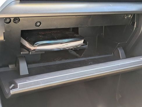 Used 2016 Toyota Tundra SR5 w/ SR5 Upgrade Package image 21