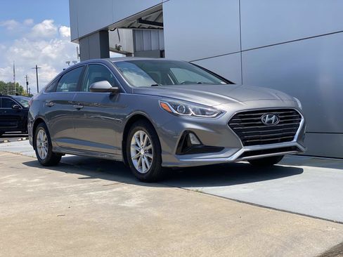Used 2018 Hyundai Sonata SE FWD image 1