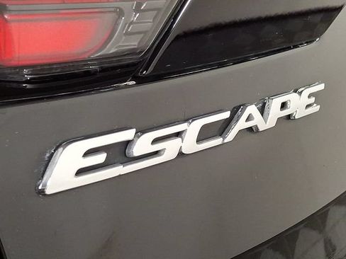 Used 2018 Ford Escape SEL AWD/4WD image 30