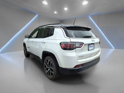 Used 2025 Jeep Compass Limited w/ Elite Group AWD/4WD image 3